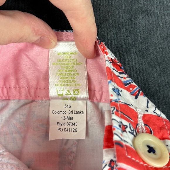 EUC Lilly Pulitzer Women’s Callahan Sunseeker Shorts in She’s a Firecracker Sz 0 - Picture 9 of 12